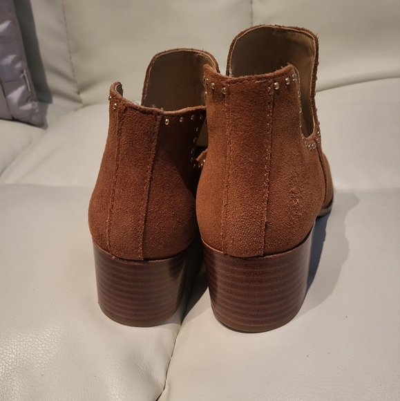 New En Thread  Suede Booties in Brown size 7.5. Retail $129.00 - Picture 2 of 5